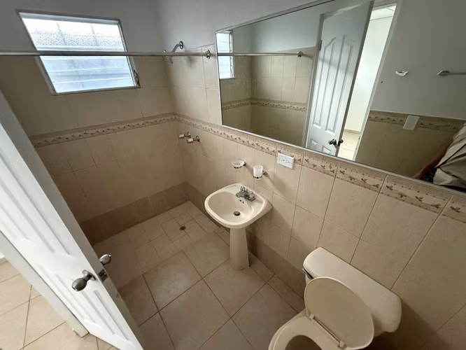 Casa 1 planta, 3 recámaras, Villas de Andalucía, Don Bosco, zona Versalles – Alquiler, opción a compra o venta