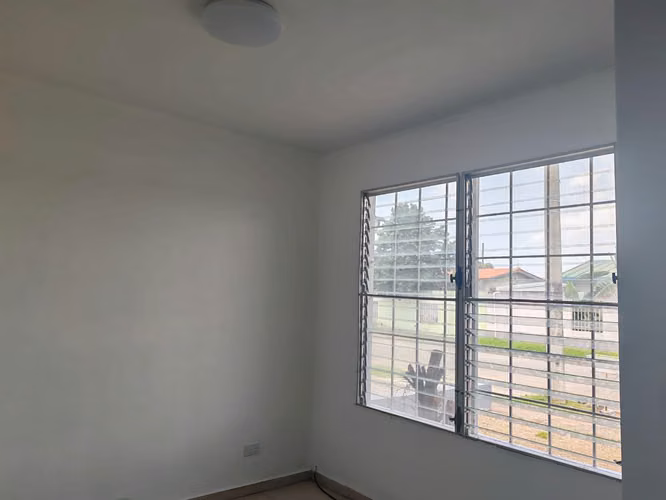 Casa 1 planta, 3 recámaras, Villas de Andalucía, Don Bosco, zona Versalles – Alquiler, opción a compra o venta - Imagen 3