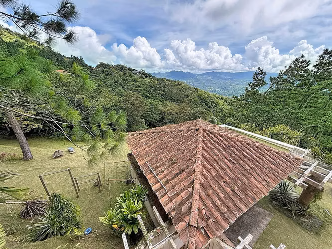 Casa en venta en Altos del María – Vista a la montaña | 3 niveles - Imagen 3