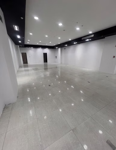 Local Comercial en Westland Mall ¡Listo para Ocupar al frente Farmacias Arrocha! - Imagen 16