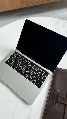 MacBook Pro 13” 2019 i5 16GB 256GB  - Imagen 4