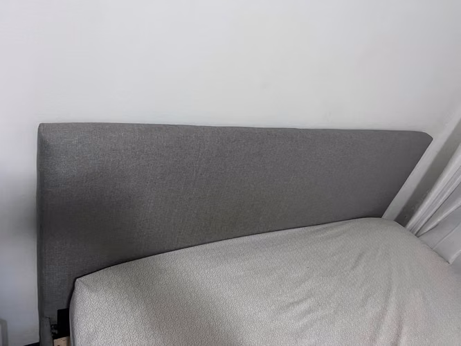 OFERTA: Cama Queen Tapizada Gris con Colchón incluido  - Imagen 6