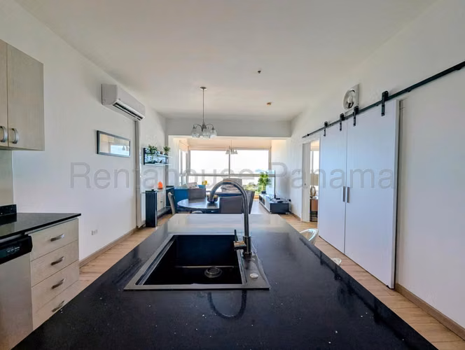 Alquiler apartamento amoblado PH Vista del Mar, Av. Balboa - vista al mar | uVIK-27-2882