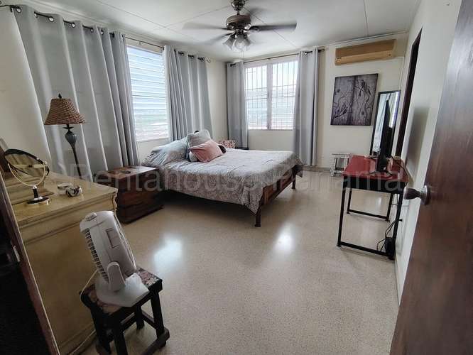 Venta casa adosada en Los Ángeles, Panamá - 3 niveles con balcón | uVIK-26-880 - Imagen 4