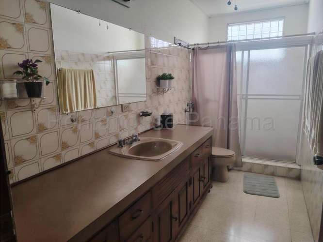 Venta casa adosada en Los Ángeles, Panamá - 3 niveles con balcón | uVIK-26-880 - Imagen 11