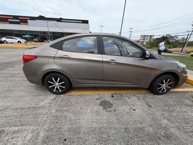 Vendo Hyundai Accent 2015 - Imagen 2