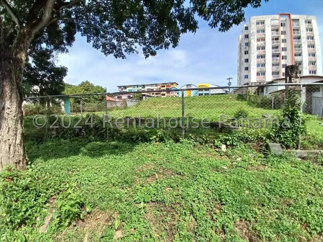ALQUILER DE TERRENO EN PUEBLO NUEVO – TERRENO