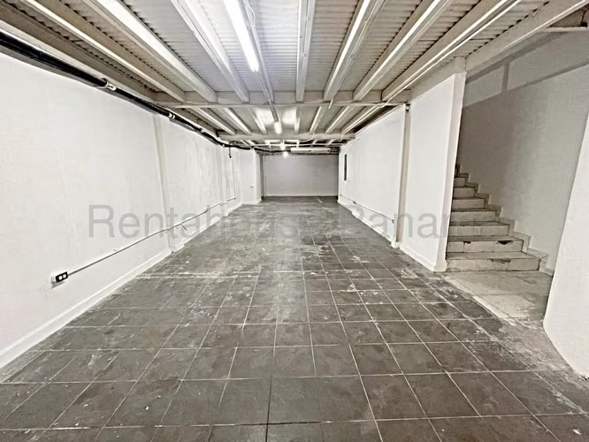 ALQUILER DE LOCAL COMERCIAL EN CASCO ANTIGUO – PLAZA CENTRAL - Imagen 6
