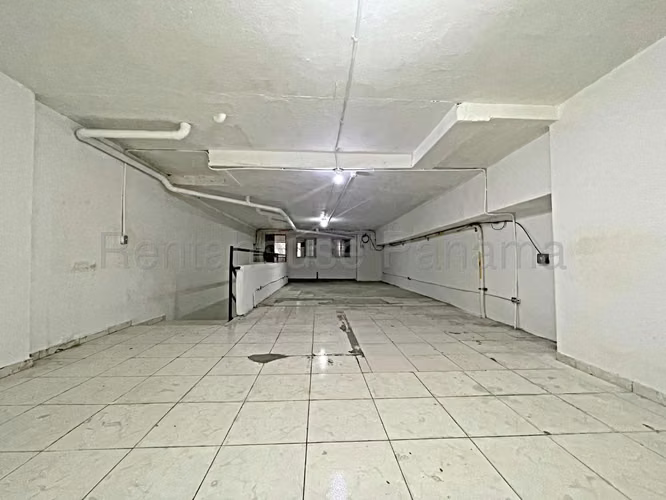 ALQUILER DE LOCAL COMERCIAL EN CASCO ANTIGUO – PLAZA CENTRAL - Imagen 9