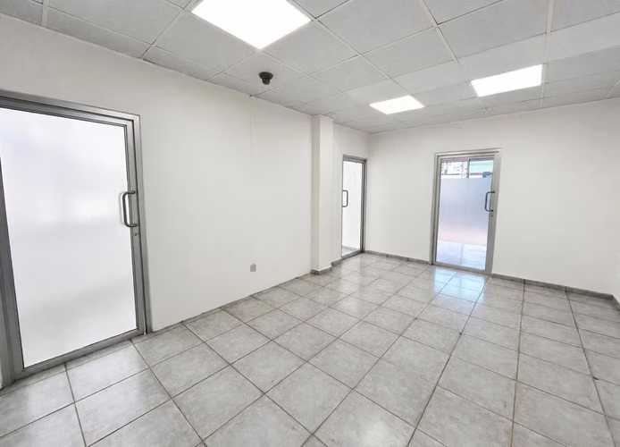 Se alquilan locales comerciales en calle 50 - Imagen 13