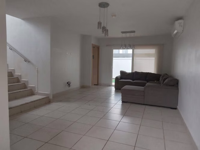 UNICA OPORTUNIDAD, CASA DE ESQUINA NEGOCIABLE PH VICTORIA- BRISAS DEL GOLF