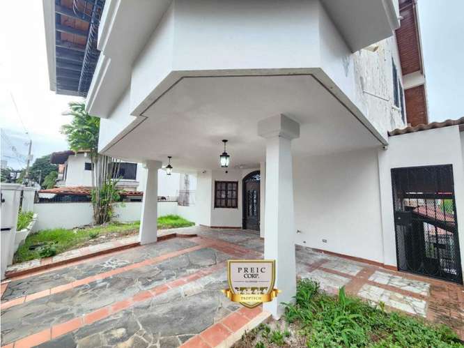Venta de Casa Unifamiliar en Hato Pintado – 3 Niveles AM