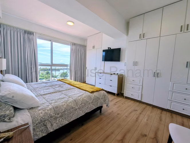 Alquilo Apartamento en Avenida Balboa OF27-2882
