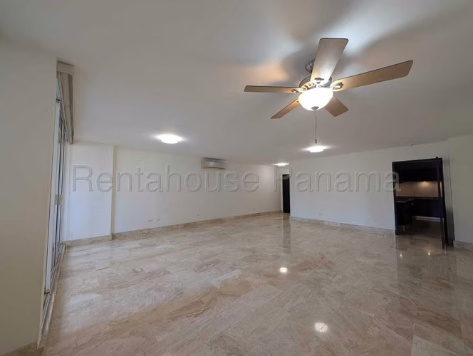 Venta de Apartamento con Línea blanca en Obarrio Ph Sophia Tower EC