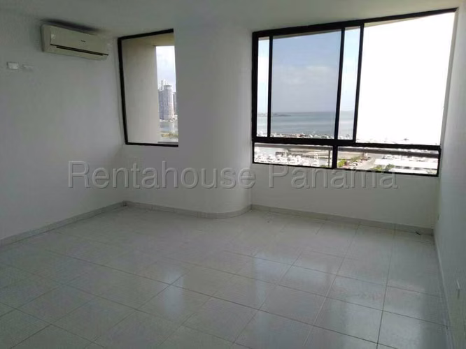 Venta de Apartamento en Avenida Balboa Ph La Ensenada KF