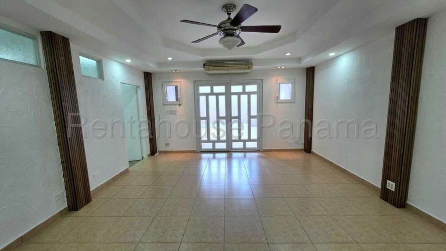 House for Sale in Brisas Del Golf 162590 Only Direct Client MC