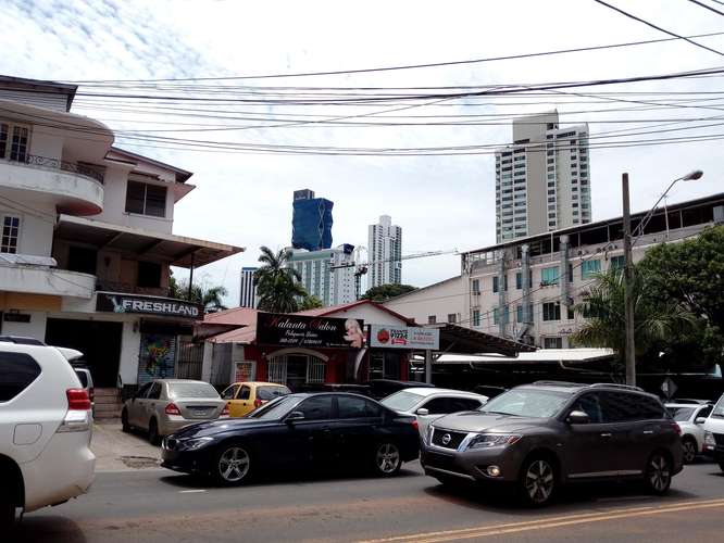RR VENTA DE EDIFICIO EN BELLAVISTA CASA BLANCA