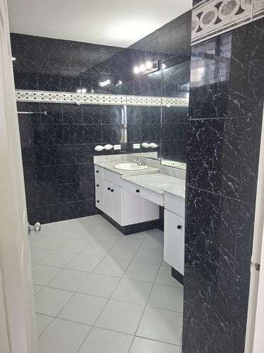 ALQUILER DE APARTAMENTO SEMI AMOBLADO EN AV BALBOA 2 RECAMARAS 2 BAÑOS C/B/E 2 PARKING