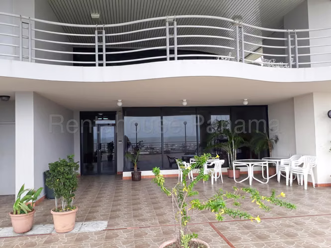 Venta de Apartamento en Avenida Balboa Ph La Ensenada NS