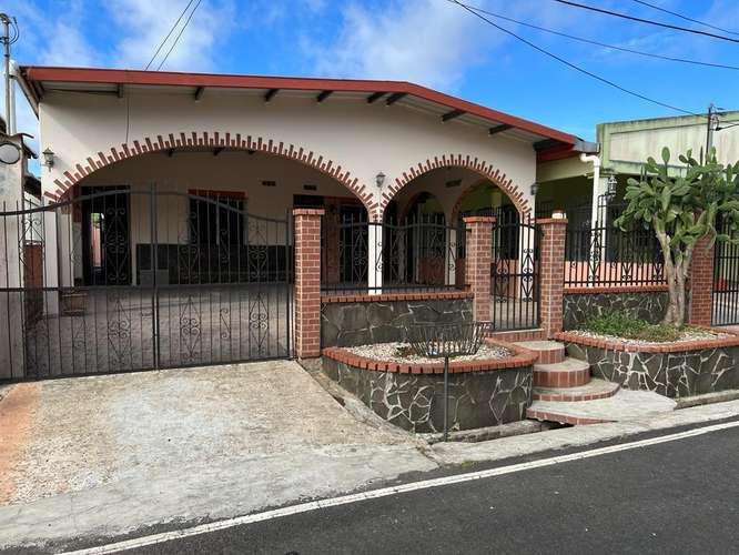 Vendo amplia casa en vacamonte - Imagen 3