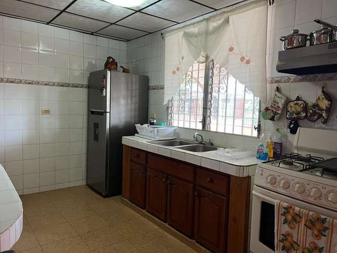 Vendo amplia casa en vacamonte - Imagen 10