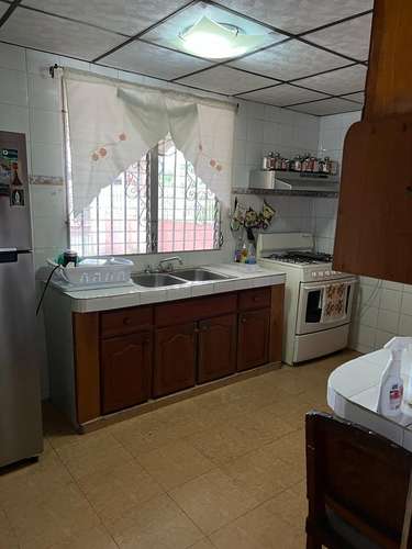 Vendo amplia casa en vacamonte - Imagen 5