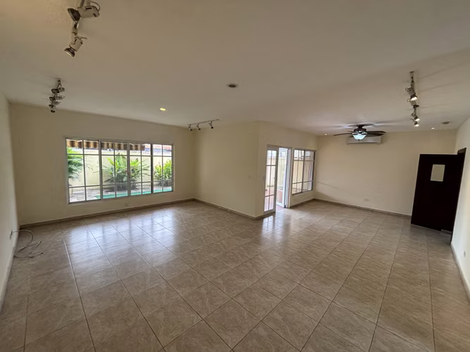 CASA COSTA DEL ESTE PRECIO INCREIBLE - Imagen 11