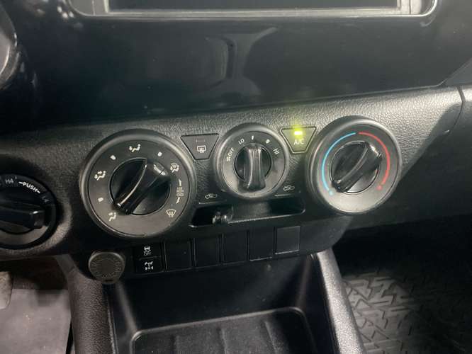 TOYOTA HILUX - 2025 - PPHX - Automarket - Imagen 9