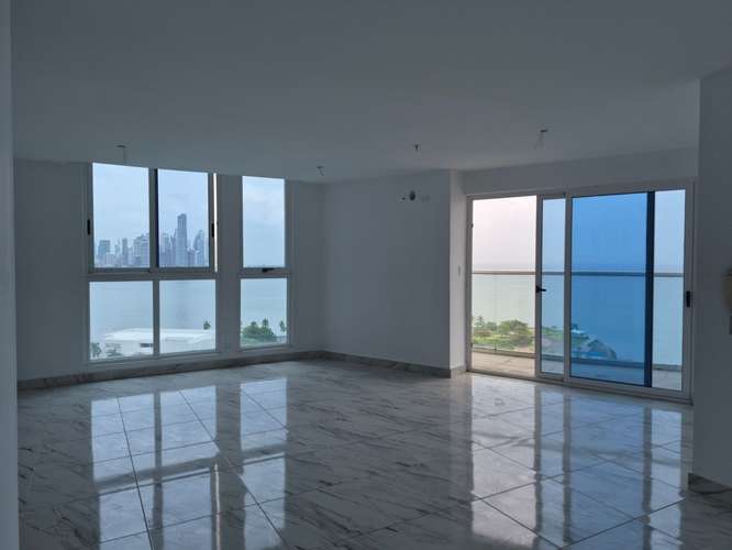 ESTRENE APARTAMENTO FRENTE AL MAR