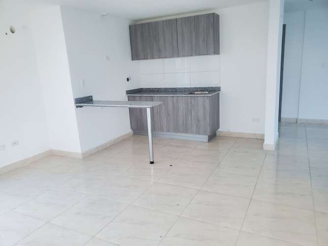 ESTRENE APARTAMENTO FRENTE AL MAR