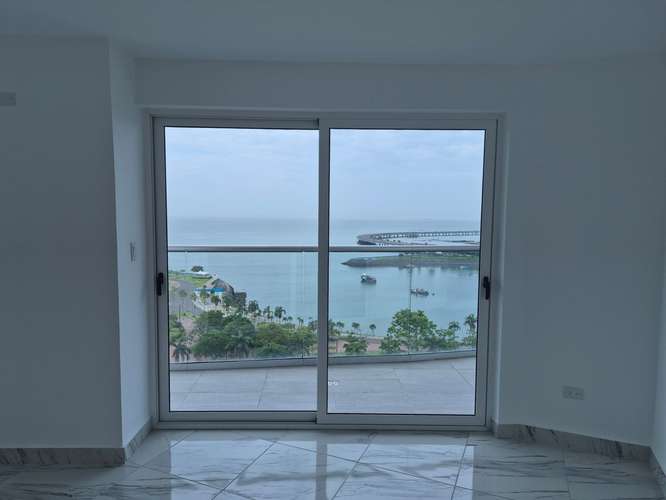 ESTRENE APARTAMENTO FRENTE AL MAR