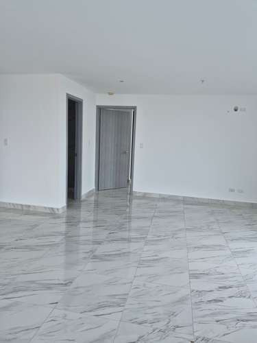 ESTRENE APARTAMENTO FRENTE AL MAR