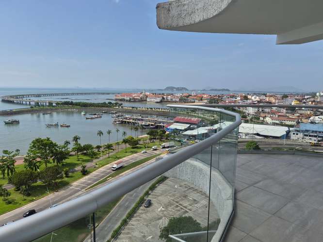 ESTRENE APARTAMENTO FRENTE AL MAR