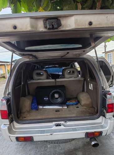 TOYOTA 4RUNNER (Negociable) 