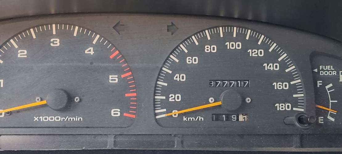 TOYOTA 4RUNNER (Negociable) 