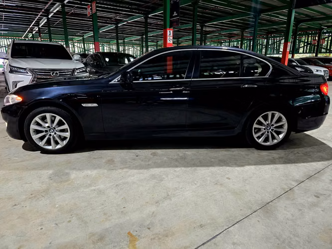 BMW 528i 2011