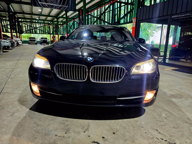 BMW 528i 2011