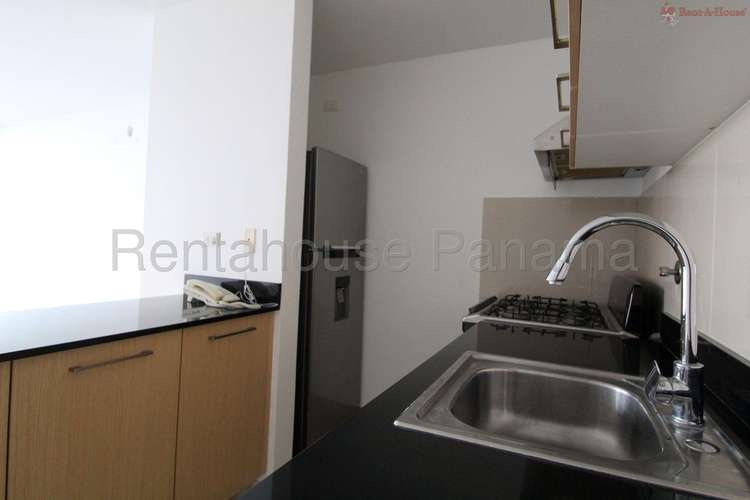 Alquiler de Apartamento en Carrasquilla 27MGO2612