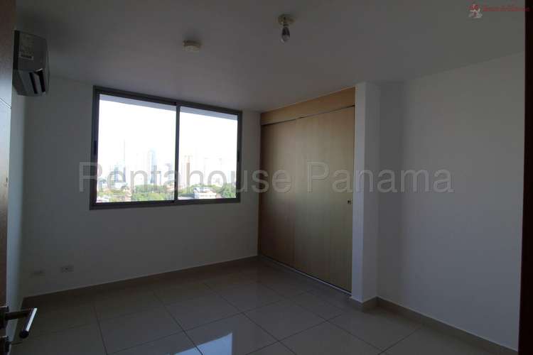 Alquiler de Apartamento en Carrasquilla 27MGO2612