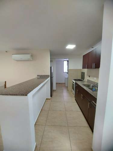 Apartamento de 95 m² en Condado del Rey, 2 recámaras y balcón - Imagen 2
