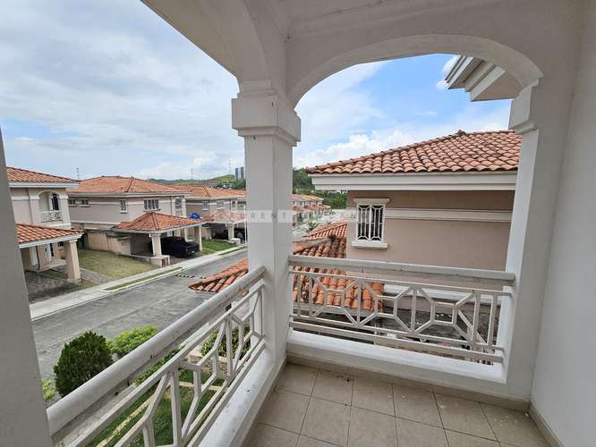 Venta de Casa Unifamiliar en Altos del Country 300. Haga una oferta - Imagen 11