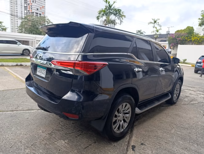 TOYOTA FORTUNER 2017 FULL EXTRA  - Imagen 4