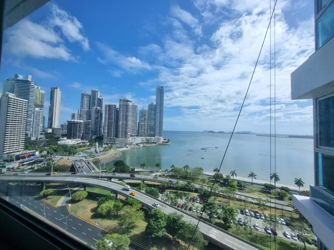 1 HAB · VISTA DIRECTA AL MAR · GRANDBAY TOWER