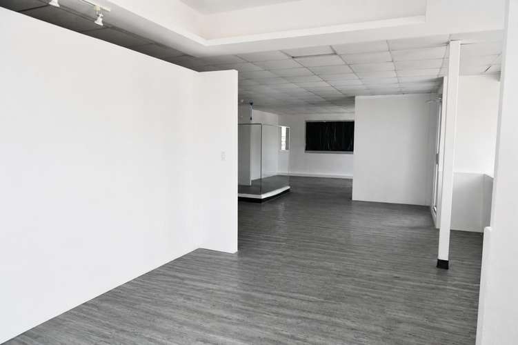 Se Vende o se Alquila Edificio Comercial Zona Los Angeles  - Imagen 4