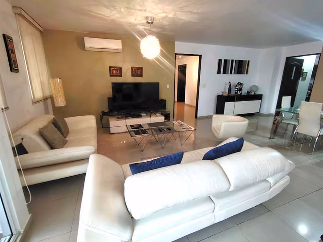 Obarrio | Amplio Apartamento 3 Recámaras + Baño Privado en Cada Una | $2,200 - Imagen 3