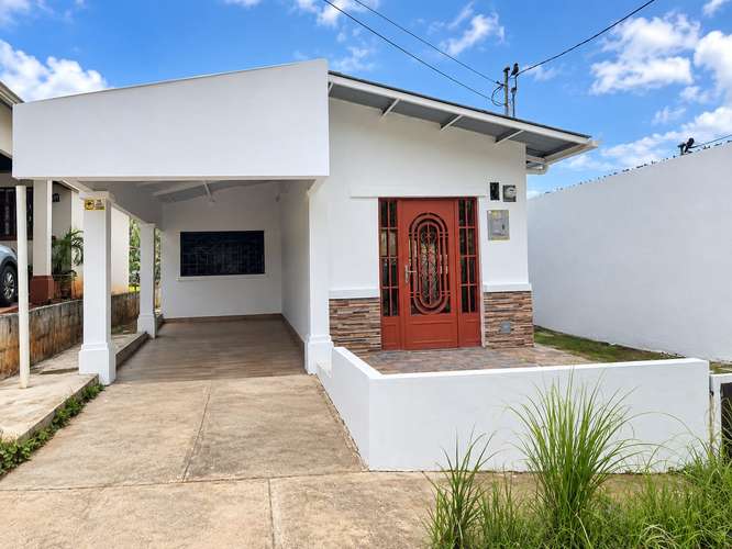 OPORTUNIDAD | Pedregal | Casa en Venta | 3 Rec | 1 Baño | Área Exterior | Garaje Techado | 223m Lote | 120m | $95,000
