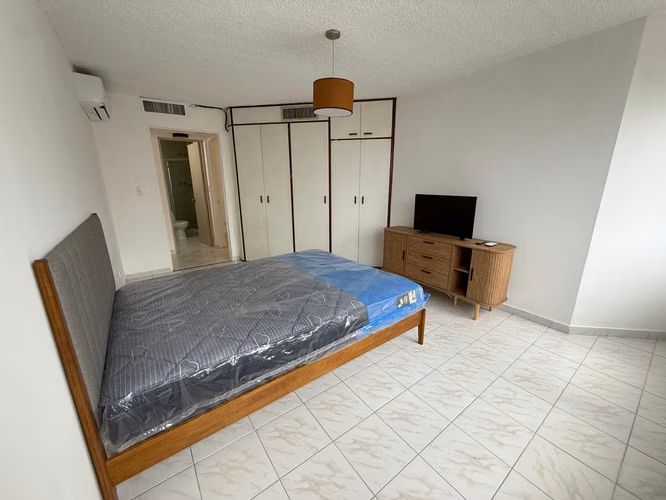 Alquiler de apartamento amoblado en El Cangrejo totalmente remodelado - Imagen 2