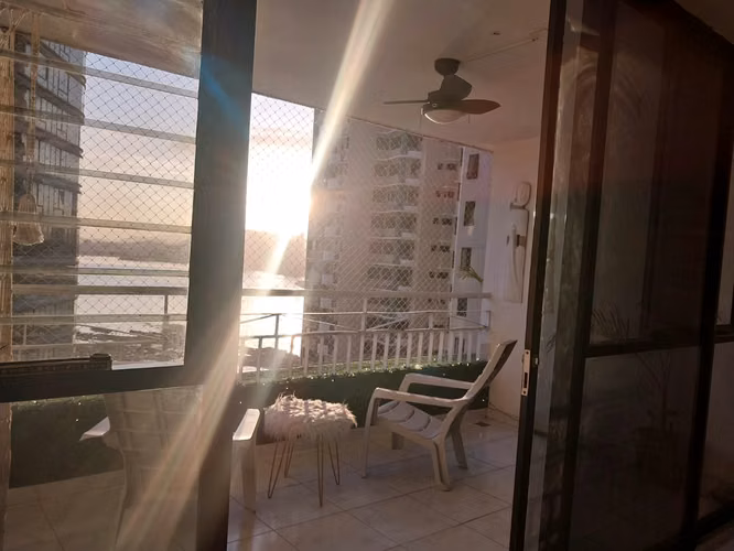 Vendo con hermosa cista, amplio, céntrico apartamento en Paitilla - Imagen 8