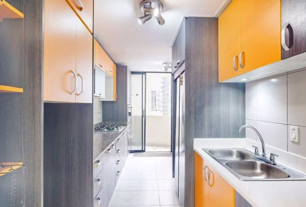 Vendo con hermosa cista, amplio, céntrico apartamento en Paitilla - Imagen 7