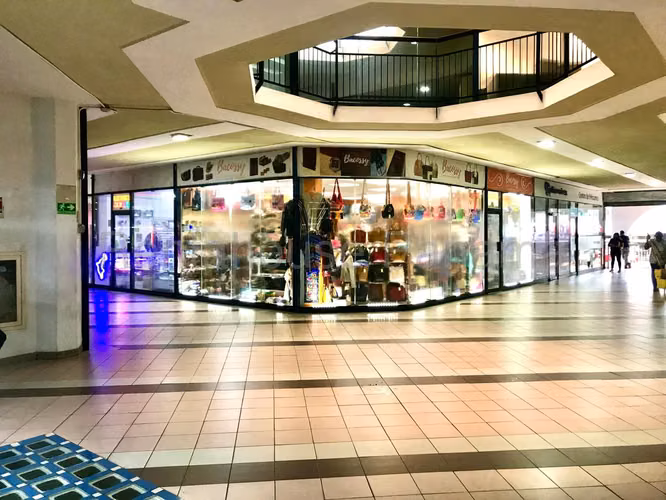 Venta de Amplio Local Comercial 123 mts en Via España 27*2583Mfk - Imagen 15